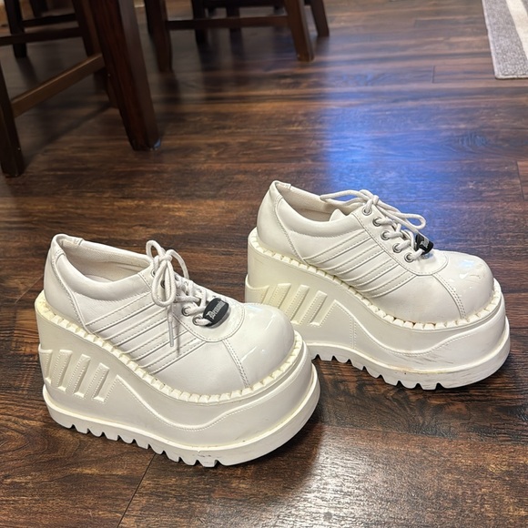 Platform sneakers - Picture 2 of 3